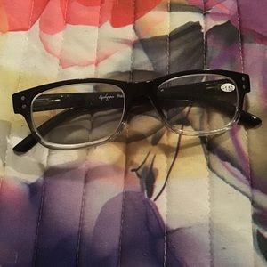 +1.50 Black and Clear ombré reading glasses